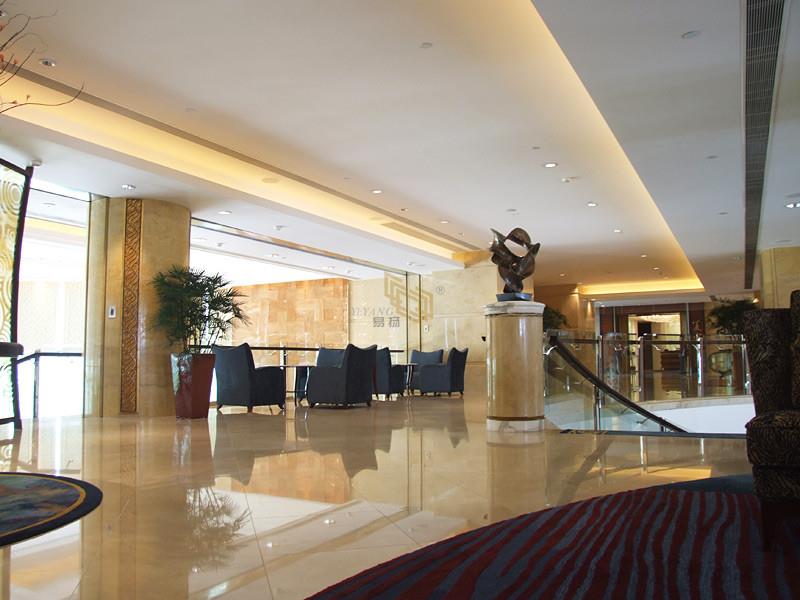 Crema Marfil Marble 3.jpg