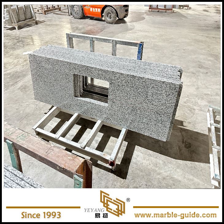 Luna Pearl Granit Countertops